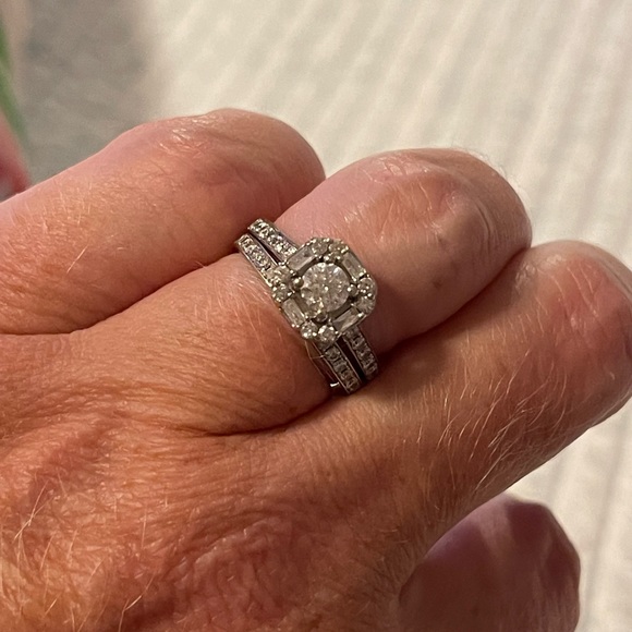 Diamond wedding set - Picture 3 of 3